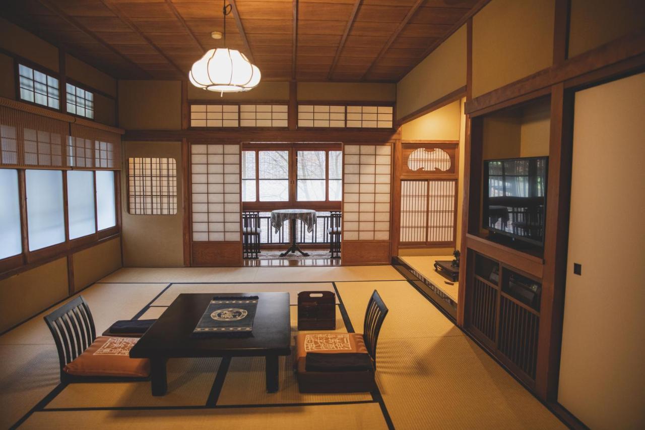 Arima Onsen Tocen Goshobo Hotel Кобе Екстериор снимка A traditional Japanese room