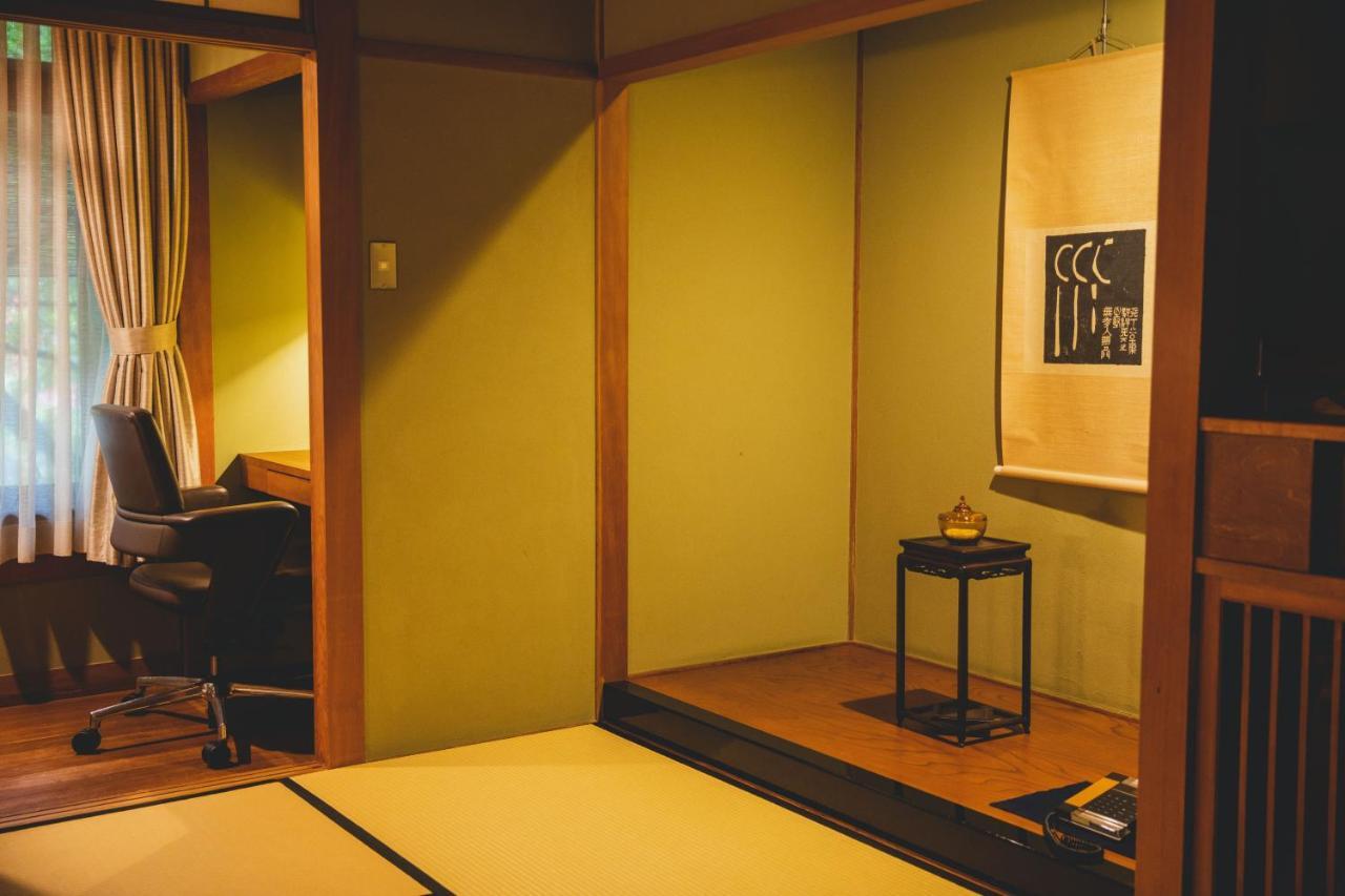 Arima Onsen Tocen Goshobo Hotel Кобе Екстериор снимка A tokonoma in a Japanese room
