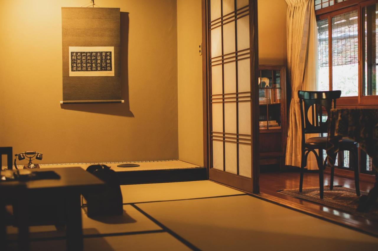 Arima Onsen Tocen Goshobo Hotel Кобе Екстериор снимка A traditional Japanese room with a shoji