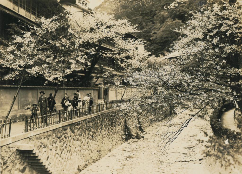 Arima Onsen Tocen Goshobo Hotel Кобе Екстериор снимка The station in 1930